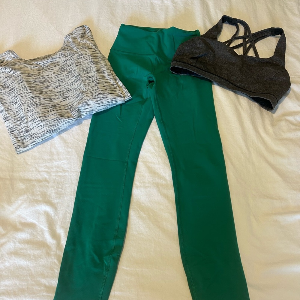 Lululemon Athletica Green Leggings and Gray Sports Bra Set